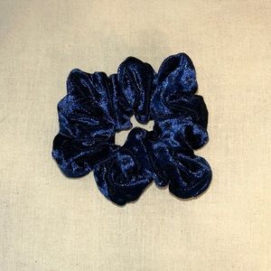 navy blue large velvet scrunchie from claire’s